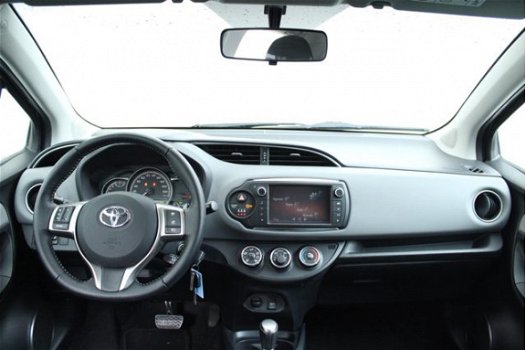 Toyota Yaris - 1.3 VVT-i Aspiration Automaat - 1