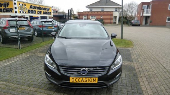 Volvo V60 - 2.0 D3 136 PK 5-Cilinder Stoelverw.Voorruitverw. Ecc-Airco Navi Lmv Pdc 6-Bak enz. GEEN - 1