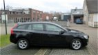 Volvo V60 - 2.0 D3 136 PK 5-Cilinder Stoelverw.Voorruitverw. Ecc-Airco Navi Lmv Pdc 6-Bak enz. GEEN - 1 - Thumbnail