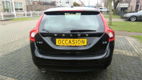 Volvo V60 - 2.0 D3 136 PK 5-Cilinder Stoelverw.Voorruitverw. Ecc-Airco Navi Lmv Pdc 6-Bak enz. GEEN - 1 - Thumbnail