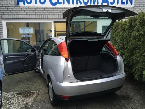 Ford Focus - 1.6-16V Trend - 1