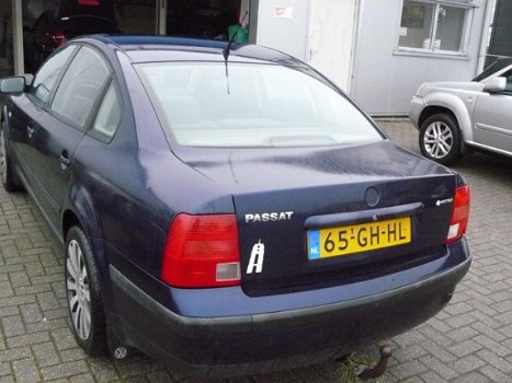 Volkswagen Passat - 1.8-5V Comfortline 4Motion Inruilkoopje|€399|Geen APK - 1