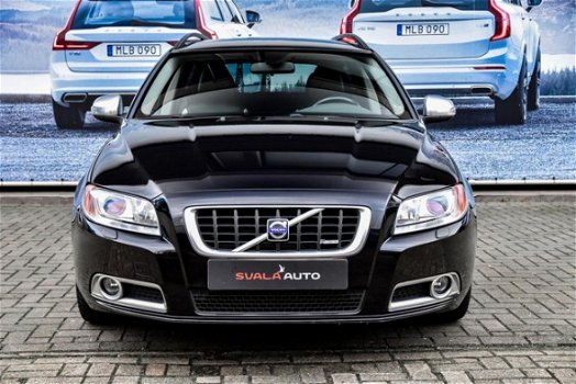 Volvo V70 - 2.0 R-Design Clima | Cruise | Leder | Parkeer sensoren | Roofrail - 1