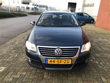 Volkswagen Passat Variant - 2.0 FSI Highline - 1