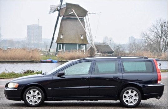 Volvo V70 - 2.5T Kinetic Dealer auto, Automaat, inclusief BTW - 1