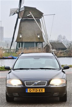 Volvo V70 - 2.5T Kinetic Dealer auto, Automaat, inclusief BTW - 1