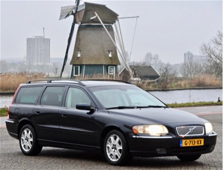 Volvo V70 - 2.5T Kinetic Dealer auto, Automaat, inclusief BTW - 1