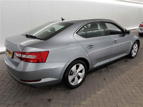 Skoda Superb - 1.4 TSI ACT Ambition Business Navigatie, Xenon, Pdc, Ecc, Lv - 1