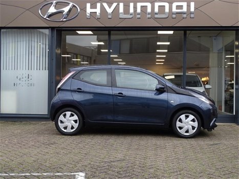 Toyota Aygo - 1.0 VVT-i 69pk 5D x-play 