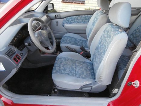 Toyota Starlet - 1.3-16V XLi originele nederlandse auto 197.000 km STUURBEKRACHTIGING €1100. - 1