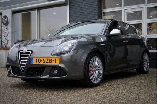 Alfa Romeo Giulietta - 1.7 TBi Quadrifoglio Verde 235PK-Leder-Schuifdak-Navigatie-LED-18''LMV - 1