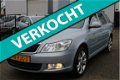 Skoda Octavia Combi - 1.2 TSI Elegance 125PK ECC Cruise PDC Trekhaak Nw.Staat - 1 - Thumbnail