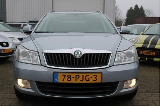 Skoda Octavia Combi - 1.2 TSI Elegance 125PK ECC Cruise PDC Trekhaak Nw.Staat - 1