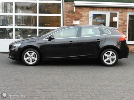 Volvo V40 - - 1.6 T3 Momentum 150 PK NAVI Half leder PDC LMV - 1