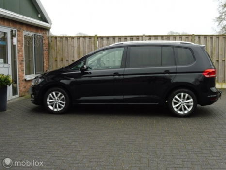 Volkswagen Touran - 1.2 TSI Highline TREKHAAK, PDC, NAVIGATIE - 1