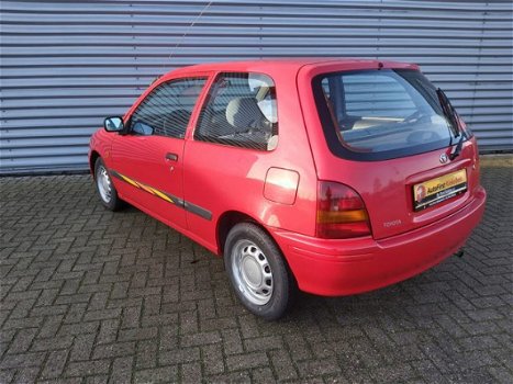 Toyota Starlet - 1.3 XLi Comfort - 1