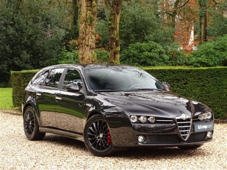 Alfa Romeo 159 Sportwagon - 1.7 T TI Bose/Xenon/Leer/Stoelverwarming - 1