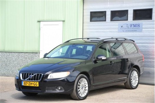 Volvo V70 - 2.5T Momentum Automaat Airco BJ'08 - 1