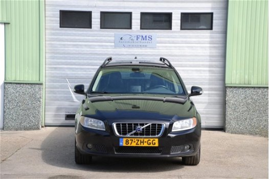 Volvo V70 - 2.5T Momentum Automaat Airco BJ'08 - 1