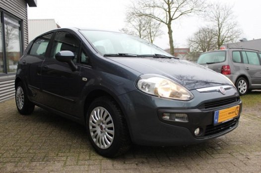 Fiat Punto Evo - 1.4 77PK Airco, Trekhaak, Usb, Mistlamp - 1