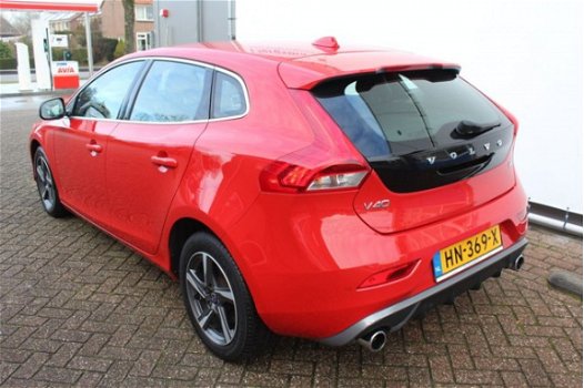 Volvo V40 - 2.0 D2 R-Design Xenon Winterline - 1