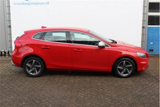 Volvo V40 - 2.0 D2 R-Design Xenon Winterline - 1