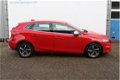 Volvo V40 - 2.0 D2 R-Design Xenon Winterline - 1 - Thumbnail