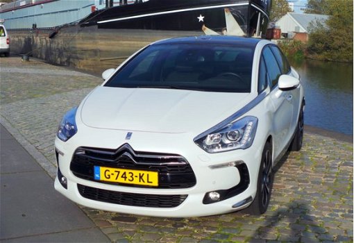 Citroën DS5 - 1.6 THP So Chic 156-pk, Panorama, Cruise, Navigatie, 18-i velgen, Climate control, Par - 1