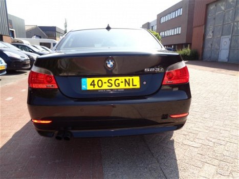 BMW 5-serie - 523i Business Line Navi, Half leder, PDC, Airco, Cruise control - 1