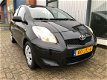 Toyota Yaris - 1.3 VVTi Comfort 5 deurs, airco - 1 - Thumbnail