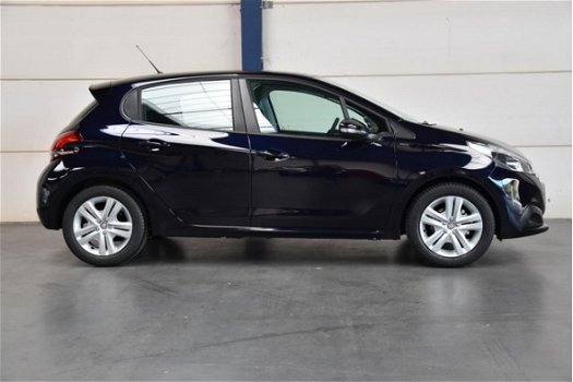 Peugeot 208 - SIGNATURE 1.2 PURETECH 110PK | NAVIGATIE - 1