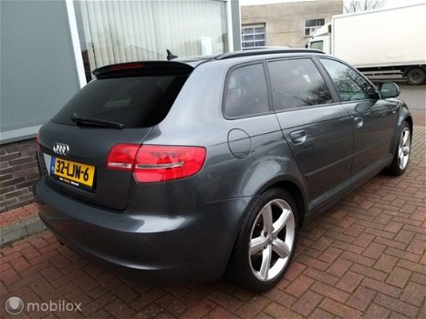 Audi A3 Sportback - 1.4 TFSI S-Line, Binnen en buitenkant s-line, sportstoelen, etc - 1