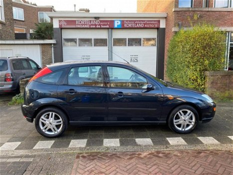 Ford Focus - 1.8-16V Collection - 1