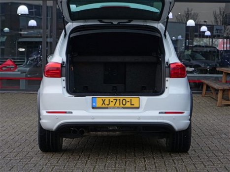 Volkswagen Tiguan - 1.4 TSI Sport&Style 4motion R-line | panoramadak | parkeercamera | leder | xenon - 1