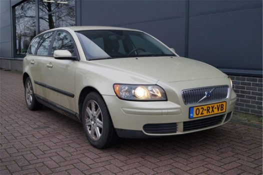 Volvo V50 - 1.8 Momentum l Airco l Lichtmetalen velgen - 1