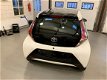 Toyota Aygo - 1.0 VVT-i x-play met lichte rechtervoorschade - 1 - Thumbnail