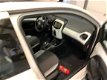 Toyota Aygo - 1.0 VVT-i x-play met lichte rechtervoorschade - 1 - Thumbnail