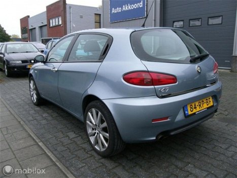 Alfa Romeo 147 - - 1.6 T.Spark Progression - 1