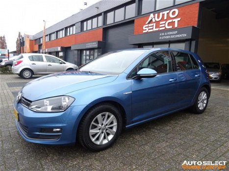 Volkswagen Golf - 1.6 TDI BlueMotion / Navigatie / PDC - 1