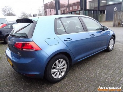 Volkswagen Golf - 1.6 TDI BlueMotion / Navigatie / PDC - 1