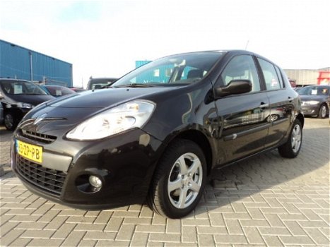 Renault Clio - 1.6 16V Dynamique 5 deurs clima - 1