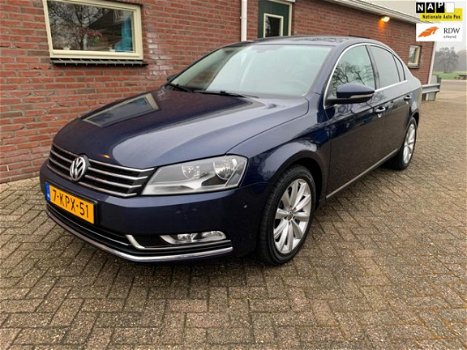 Volkswagen Passat - 1.4 TSI Highline BlueMotion Navi Clima Leer - 1