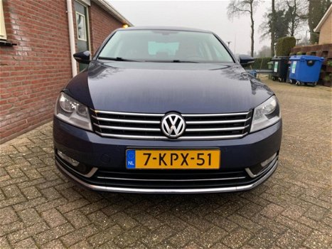 Volkswagen Passat - 1.4 TSI Highline BlueMotion Navi Clima Leer - 1