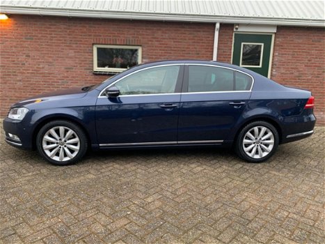 Volkswagen Passat - 1.4 TSI Highline BlueMotion Navi Clima Leer - 1