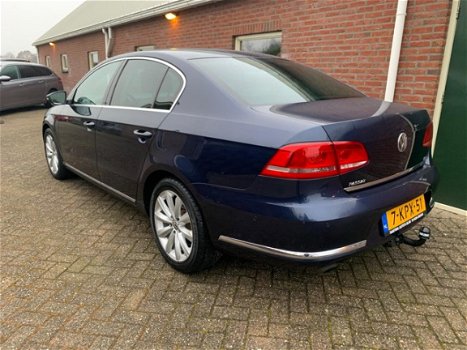 Volkswagen Passat - 1.4 TSI Highline BlueMotion Navi Clima Leer - 1