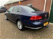 Volkswagen Passat - 1.4 TSI Highline BlueMotion Navi Clima Leer - 1 - Thumbnail