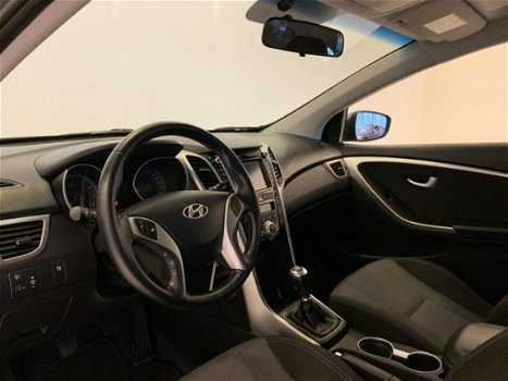 Hyundai i30 Wagon - 1.4 GO Navigatie | Climate | Camera | 1.000, - Slooppremie - 1