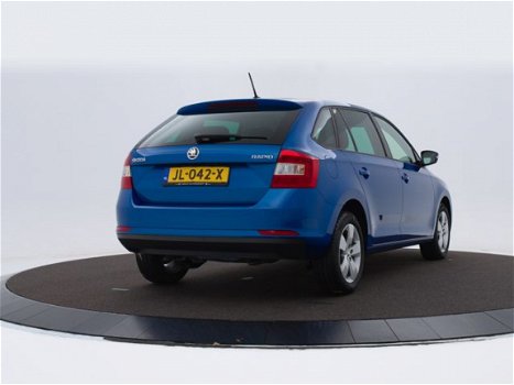 Skoda Rapid Spaceback - 1.2 Tsi 90pk GreenTech JOY | Navigatie | Clima | P-Sensoren | Stoel Verwarmi - 1