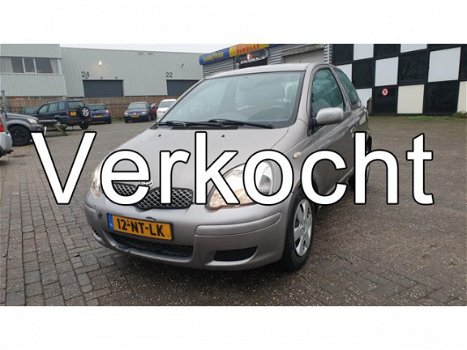 Toyota Yaris - 1.4 D-4D Sol Goed rijdende en nette Yaris Airco Electr pakket - 1