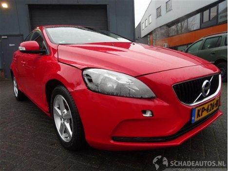 Volvo V40 - 1.5 T2 Kinetic 90kw airco navi - 1